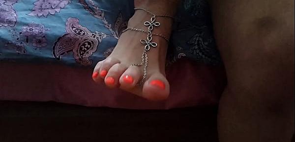  sexy wiggle toes